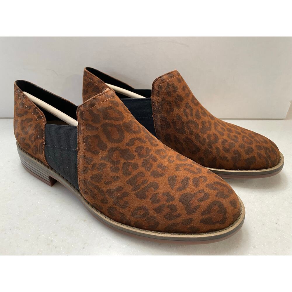 Clarks leopard print women’s loafers size 7